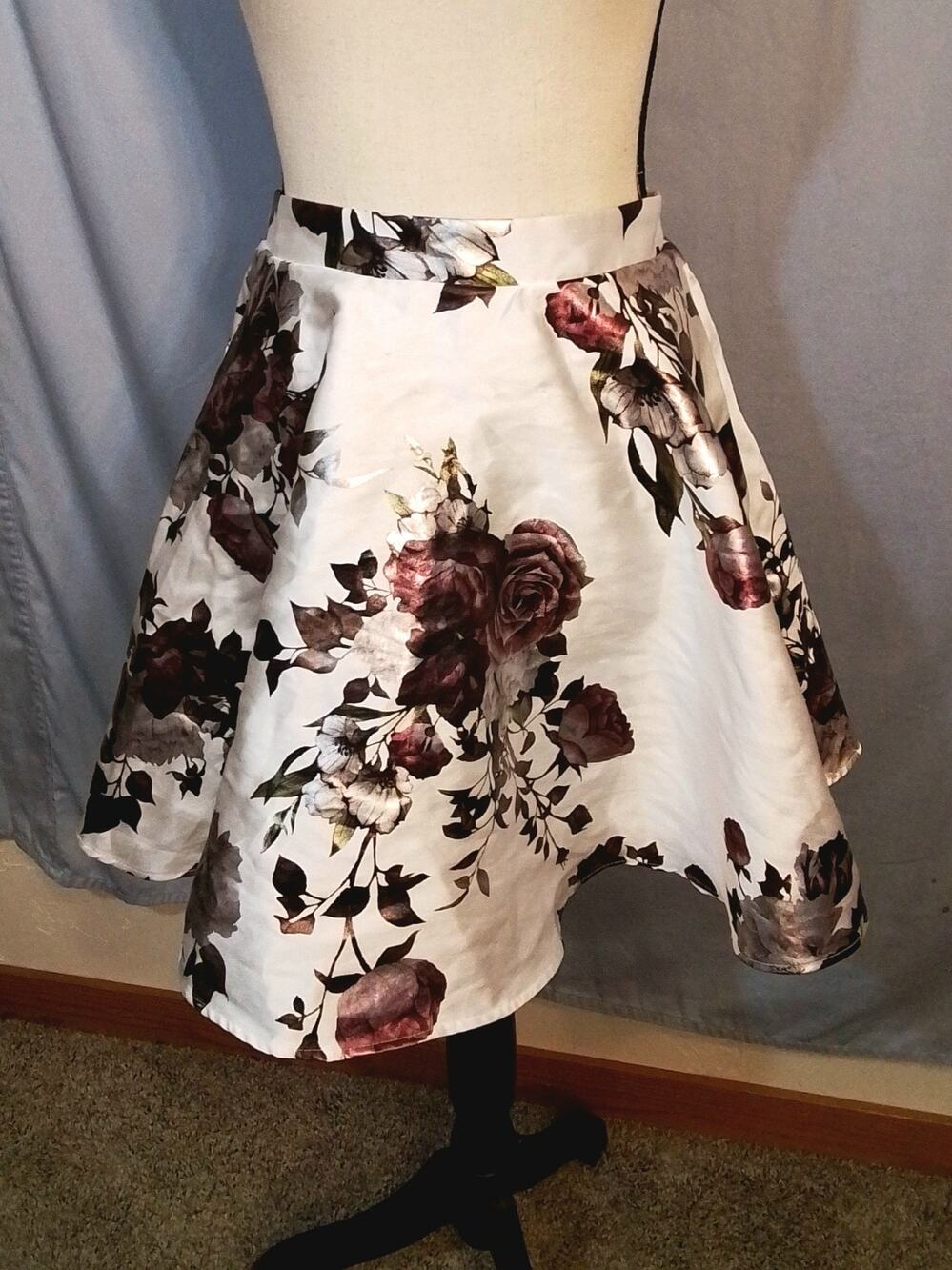 City Triangles Ivory skirt with flowers